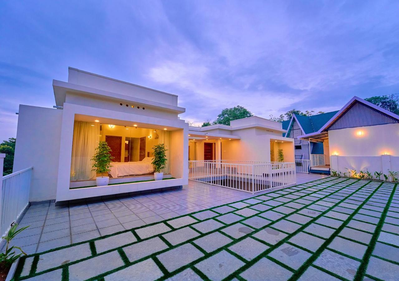 Glen Castle Vagamon Pool Resort By Voye Homes Exterior foto