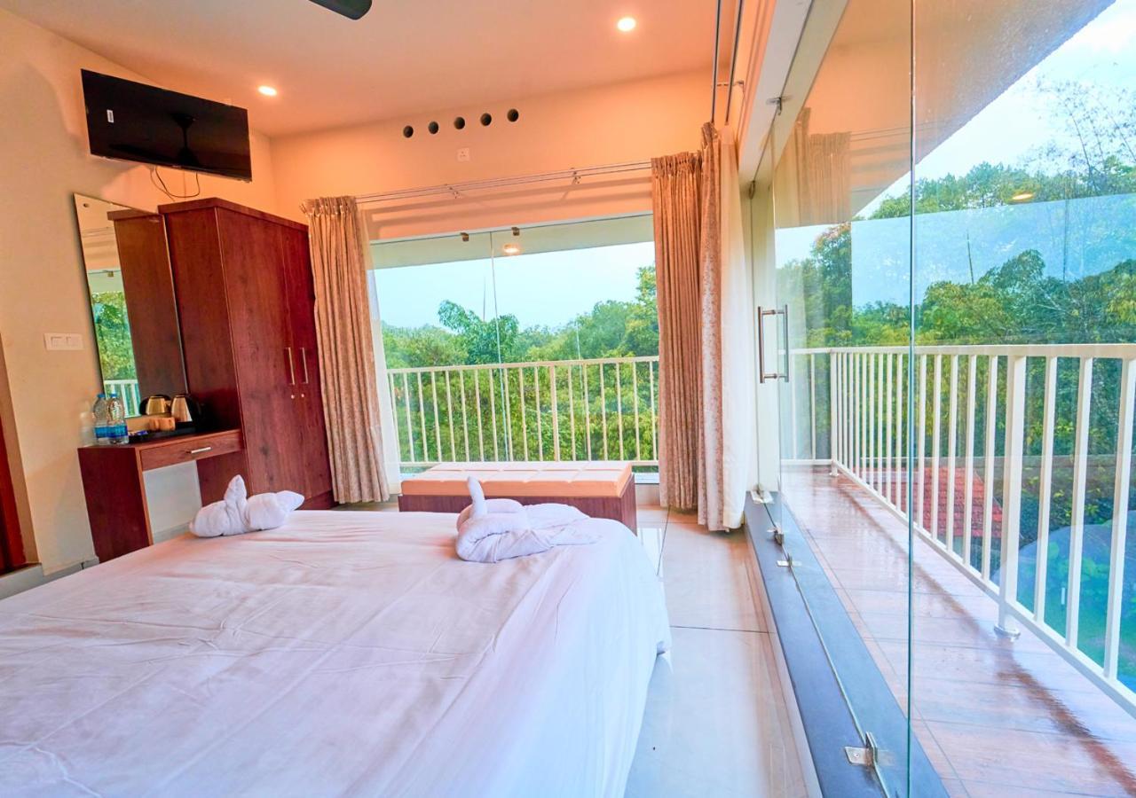 Glen Castle Vagamon Pool Resort By Voye Homes Exterior foto