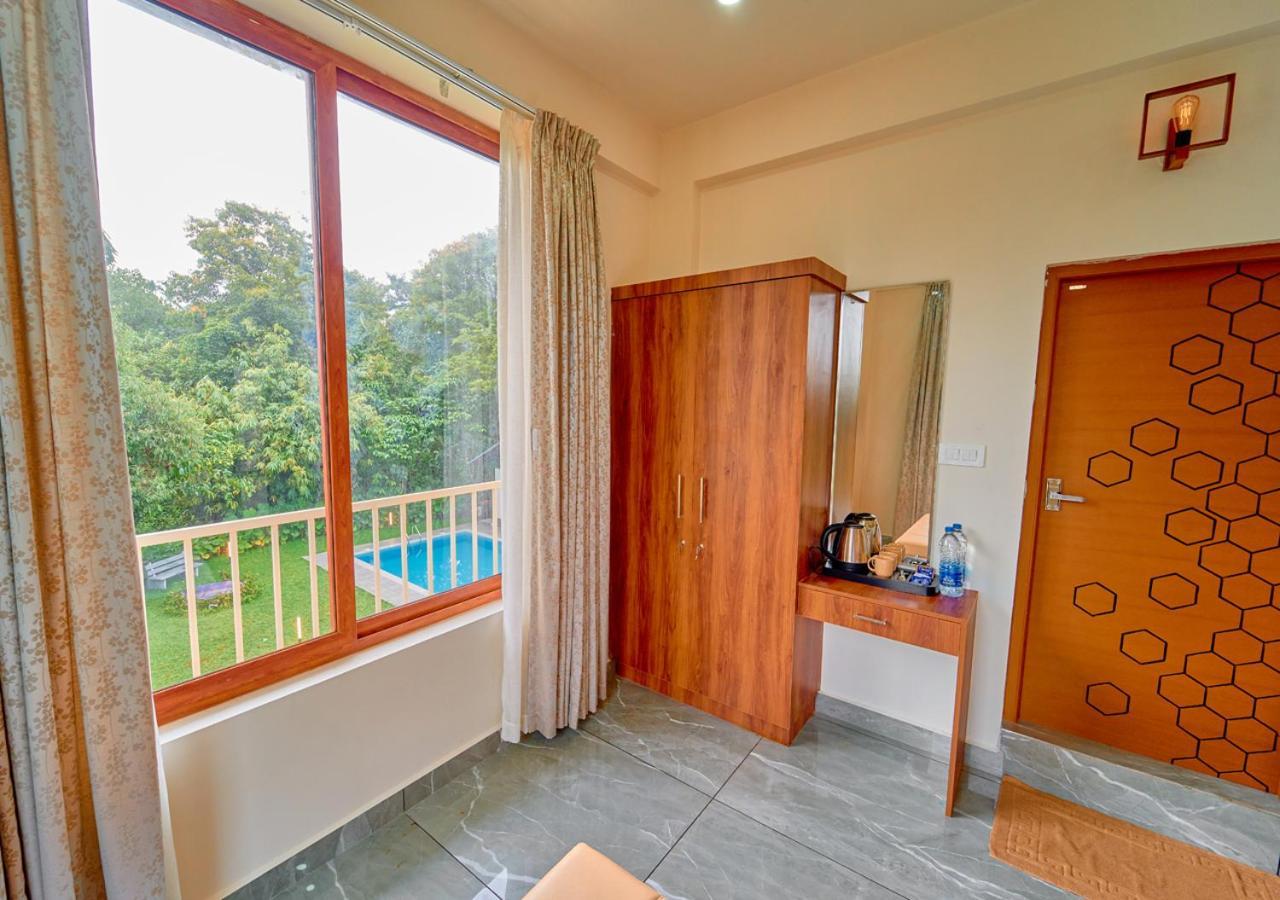 Glen Castle Vagamon Pool Resort By Voye Homes Exterior foto