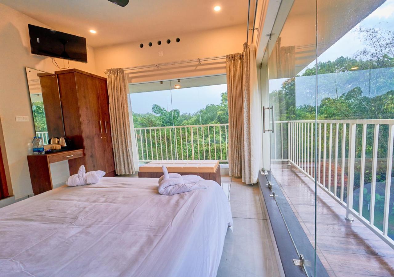 Glen Castle Vagamon Pool Resort By Voye Homes Exterior foto